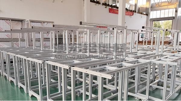 還在使用銹跡斑斑的鐵框架嗎？ —澳宏鋁業(yè)告訴你鋁型材不一樣的優(yōu)點(diǎn)