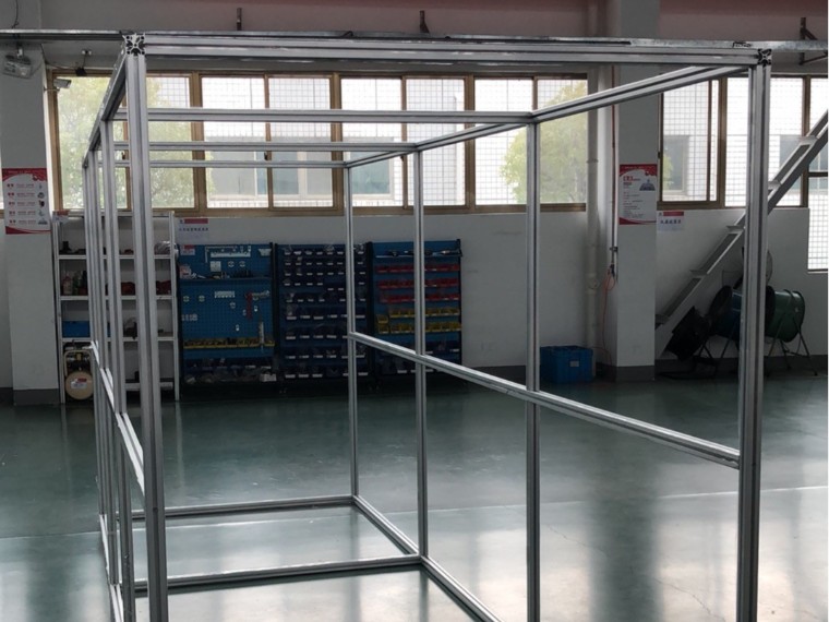 澳宏為您解答：用工業(yè)鋁型材搭建無塵室潔凈棚隔斷需要用到哪些配件？
