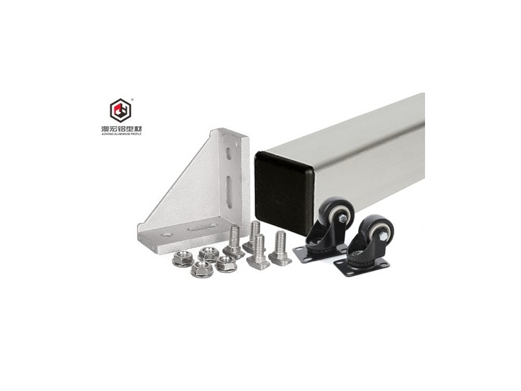 鋁型材圍欄是如何組裝成片的？