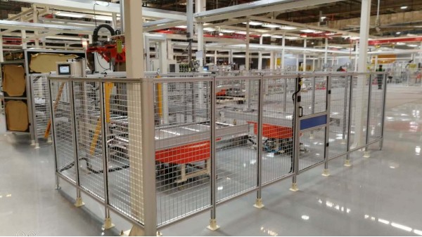 鋁型材圍欄如何10年不褪色？關(guān)鍵在表面處理工藝