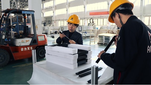 鋁型材選購避坑指南：5個關鍵參數(shù)必看