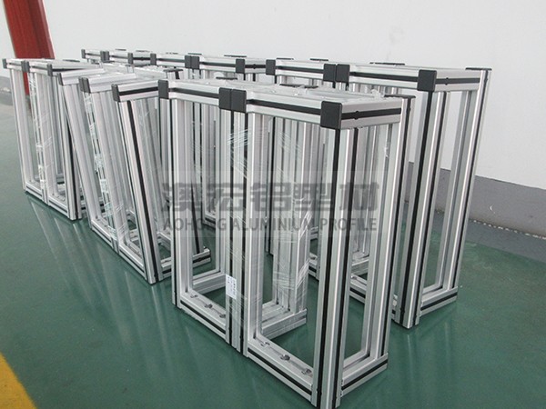 鋁型材打造的光纜設(shè)備機(jī)架：輕韌相承，穩(wěn)固護(hù)航